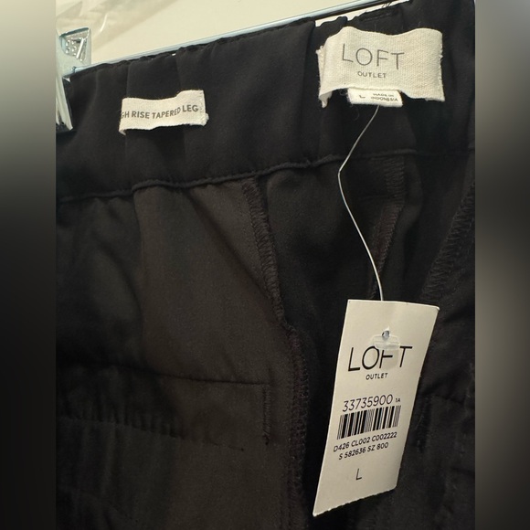 High Rise, tapered leg, lightweight pants from Loft Outlet - Picture 3 of 4